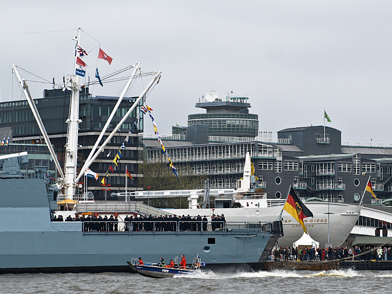 Fregatte Hamburg F220 AA090082
