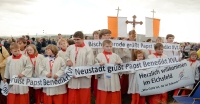 Papst_in_Etzelsbach_P9236649_stitch2