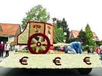 2011 grosse Festwagen