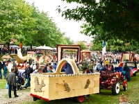 2011 grosse Festwagen