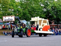 2011 grosse Festwagen