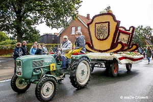 Festwagen Platz 1