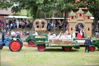 Festwagen Platz 2 - Wurzelkönigin