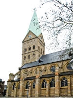 Bochum-Wattenscheid_Propsteikirche-St.-Gertrud-von-Brabant_1214727)