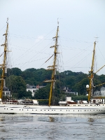 Gorch Fock - Auslaufen aus Hamburg